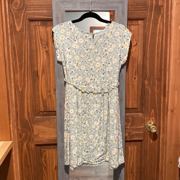 Green daisy print dress NWOT - Picture 4 of 8